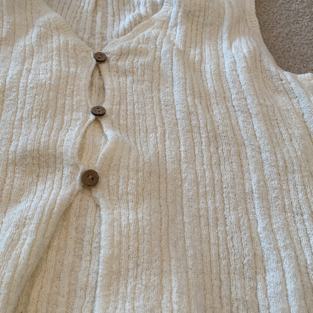 Cream Knit Two-Piece Skirt Set - Sleeveless V-Neck Top & Mini Skirt - Picture 4 of 4
